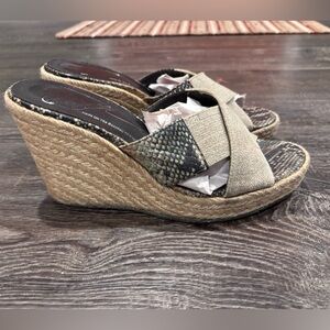 Donald J Pliner Size 8 Wedges Animal Print